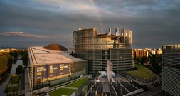 Trumps neue Zölle: EU-Kommission erwartet Einhaltung von Handelsvereinbarung