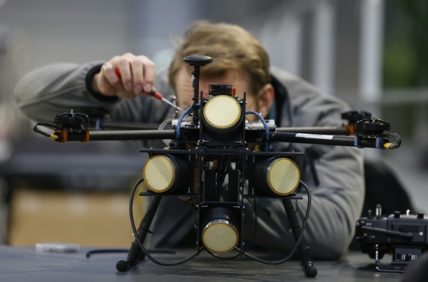 Bild vergr&ouml;&szlig;ern: Elektroindustrie erreicht 2025 Exportrekord - deutlicher Anstieg zum Jahresende