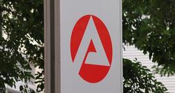 Ökonomen loben Dobrindts Arbeitsplan für Asylbewerber