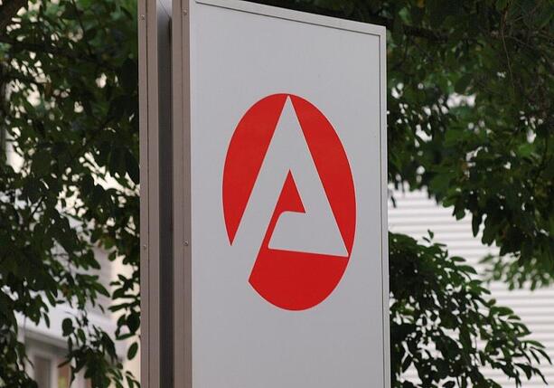 Bild vergr&ouml;&szlig;ern: Ökonomen loben Dobrindts Arbeitsplan für Asylbewerber