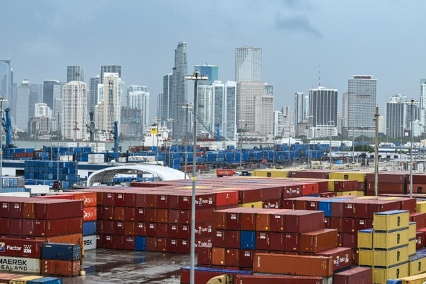 Bild vergr&ouml;&szlig;ern: Außenhandelsverband erwartet Aus für Zoll-Deal zwischen EU und USA 