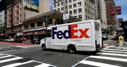 Nach Urteil gegen Trumps Zölle: US-Lieferunternehmen Fedex verklagt US-Regierung