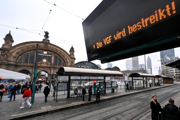 Bild vergr&ouml;&szlig;ern: Verdi ruft für Freitag und Samstag bundesweit zu Streiks im Nahverkehr auf