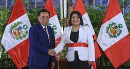 Peru: Übergangspräsident ernennt Ökonomin zur Regierungschefin