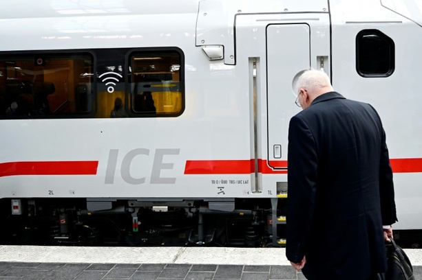 Bild vergr&ouml;&szlig;ern: Einigung von GDL und Bahn ohne Streik: Fünf Prozent mehr Lohn über zwei Jahre