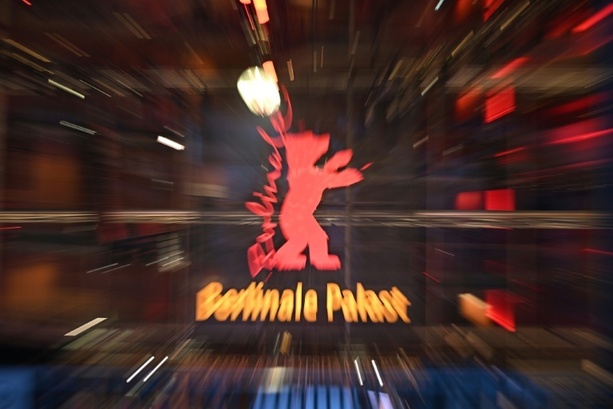 Bild vergr&ouml;&szlig;ern: Berlinale: Kanzler erwartet schnelle Klärung der Sachverhalte