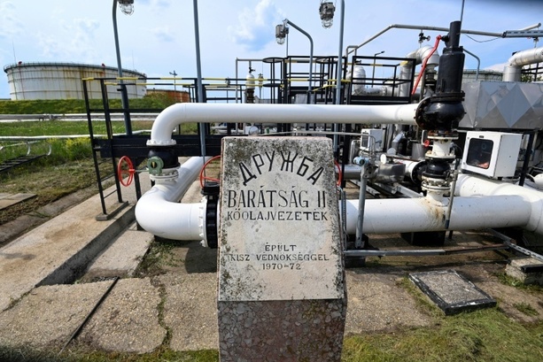 Bild vergr&ouml;&szlig;ern: Pipeline-Streit: Selenskyj lädt slowakischen Regierungschef Fico in die Ukraine ein