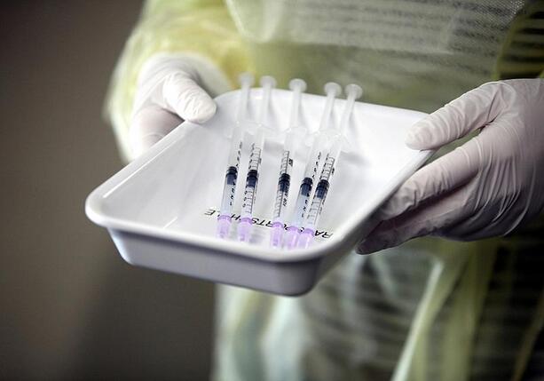 Bild vergr&ouml;&szlig;ern: EU-Behörde empfiehlt Kombi-Impfstoff gegen Grippe und Corona