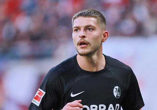 Bild vergr&ouml;&szlig;ern: 2. Bundesliga: Düsseldorf und Dresden feiern Heimsiege