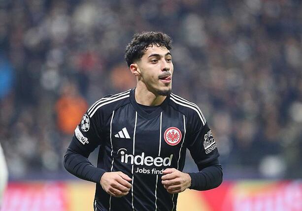 Bild vergr&ouml;&szlig;ern: 1. Bundesliga: Frankfurt zieht mit Sieg an Freiburg vorbei