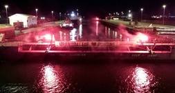 Protest gegen Atomgeschäfte mit Russland: Greenpeace blockiert Frachter