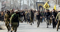 Zusammenstöße mit indischer Polizei bei Protesten gegen Tötung Chameneis in Kaschmir