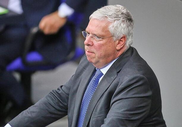 Bild vergr&ouml;&szlig;ern: Hardt warnt vor Bedrohung durch Anhänger der Revolutionsgarde