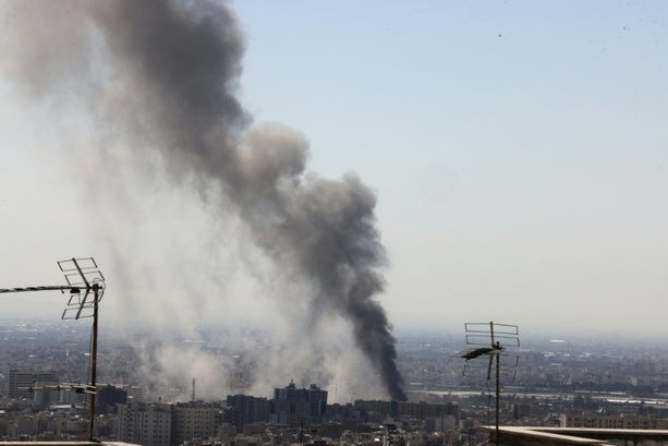 Bild vergr&ouml;&szlig;ern: Israelische Armee: Neuer umfassender Angriff im Zentrum Teherans