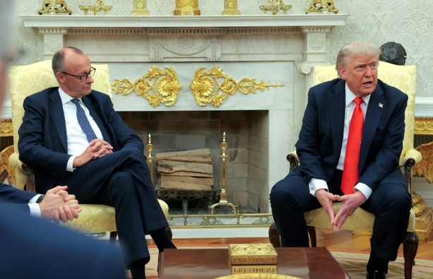 Bild vergr&ouml;&szlig;ern: Merz zu Besuch in Washington abgereist - Treffen mit Trump am Dienstag