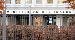 Trotz Klagen: Regierung hält an harter Linie gegen Afghanen fest