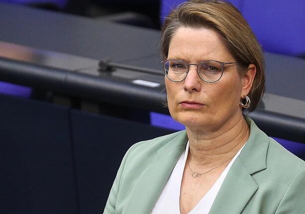 Bild vergr&ouml;&szlig;ern: Justizministerin: Recht des Stärkeren bringt uns nicht weiter
