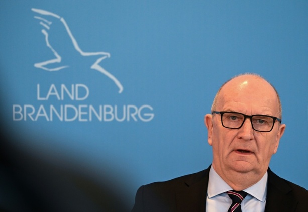 Bild vergr&ouml;&szlig;ern: SPD und CDU in Brandenburg stellen Koalitionsvertrag vor