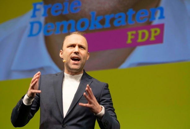 Bild vergr&ouml;&szlig;ern: Berlin: Stellvertretender FDP-Chef tritt aus Partei aus und will CDU unterstützen