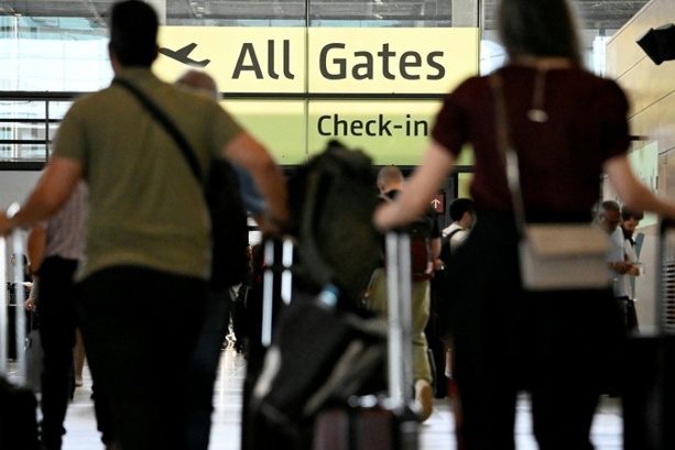 Bild vergr&ouml;&szlig;ern: Flugverspätung wegen langer Abfertigung: EU-Gericht urteilt zugunsten der Passagiere