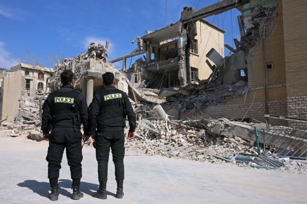 Bild vergr&ouml;&szlig;ern: Iran will Chamenei-Nachfolge rasch klären - Israel droht möglichem Nachfolger