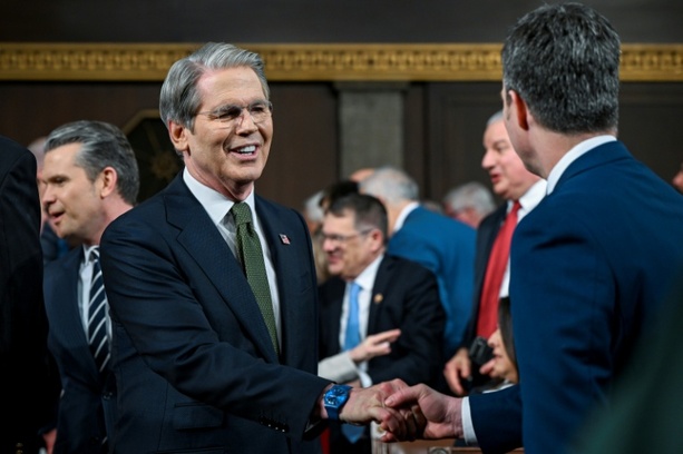 Bild vergr&ouml;&szlig;ern: Bessent: USA erhöhen globalen Zoll wohl diese Woche auf 15 Prozent