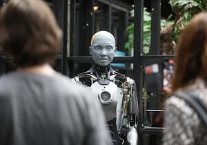 Religionswissenschaftlerin: Tech-Eliten machen KI zur Heilslehre