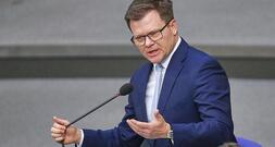 Umweltminister drängt auf Unabhängigkeit von fossilen Energien