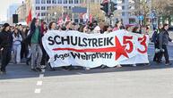 Schüler demonstrieren bundesweit gegen Wehrdienstpläne