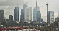 Bayaz mahnt bessere Behörden-Kooperation bei Finanzkriminalität an