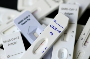 Millionenstreit um Coronatests in Hessen: Zentrenbetreiber muss vorerst nicht zahlen