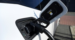 Gericht: Schnellladesäulen an Bundesautobahnen müssen ausgeschrieben werden