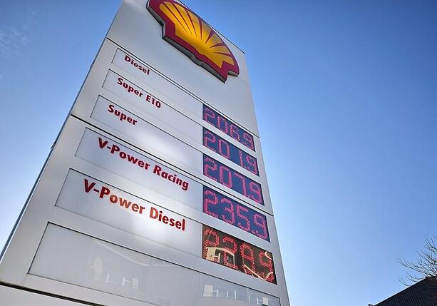 Bild vergr&ouml;&szlig;ern: Chef der schwarz-roten Spritpreis-Taskforce warnt Ölkonzerne