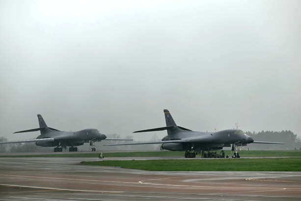 Bild vergr&ouml;&szlig;ern: USA nutzen inzwischen Luftwaffenstützpunkte in Großbritannien für Iran-Krieg