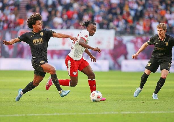 Bild vergr&ouml;&szlig;ern: 1. Bundesliga: Leipzig dreht Partie gegen Augsburg