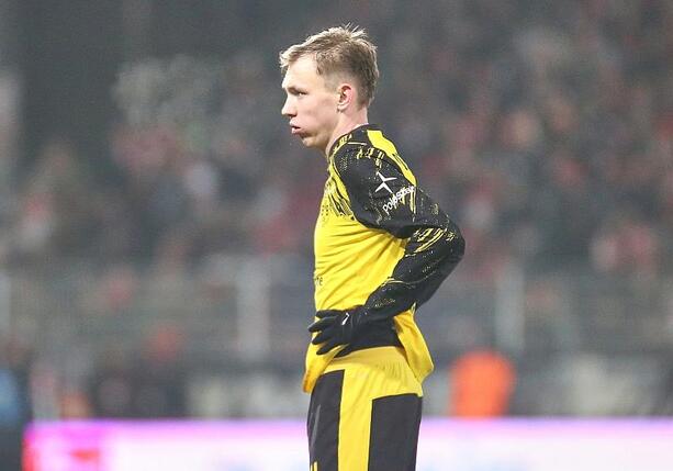 Bild vergr&ouml;&szlig;ern: 1. Bundesliga: Dortmund gewinnt in Köln