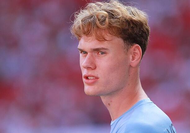 Bild vergr&ouml;&szlig;ern: 2. Bundesliga: Bochum siegt in hitzigem Duell gegen Lautern