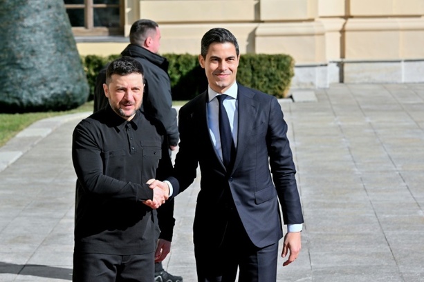 Bild vergr&ouml;&szlig;ern: Selenskyj: Ukrainische Drohnenexperten kommende Woche im Nahen Osten