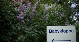 Toter Säugling in Babyklappe in Leipzig: Mutmaßliche Mutter meldet sich