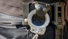 77-Jährige aus Bayern übergibt falschen Polizisten mehr als hunderttausend Euro