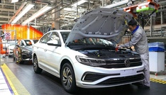 Volkswagen verzeichnet für 2025 Gewinneinbruch um fast die Hälfte