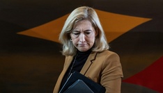 Krankenversicherung: Warken stellt stabile Zusatzbeiträge in Aussicht