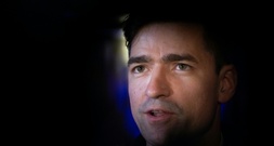 Klage Sellners gegen Aufenthaltsverbot in baden-württembergischen Ort 2024 erfolgreich