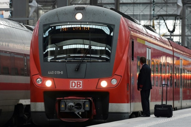 Bild vergr&ouml;&szlig;ern: Klima-Allianz und Unternehmen dringen auf Stärkung öffentlicher Verkehrsmittel