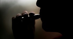 Leere Tanks für E-Zigaretten dürfen nicht an Jugendliche verkauft werden