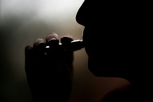 Leere Tanks für E-Zigaretten dürfen nicht an Jugendliche verkauft werden