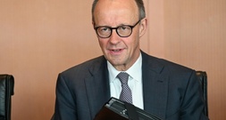 Merz trifft norwegischen Regierungschef Störe und besucht Weltraumbahnhof