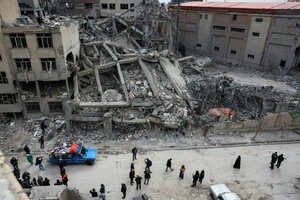 Heftigen Explosionen in Teheran - Iranische Spitzenpolitiker nehmen an Kundgebung teil