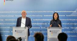 Reiche will mit Fünf-Punkte-Plan Industrie unter die Arme greifen