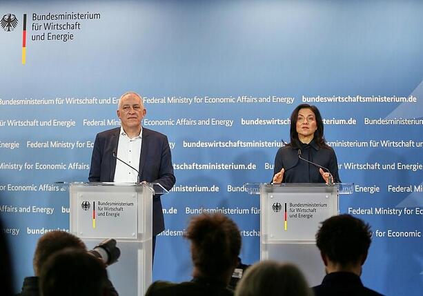 Bild vergr&ouml;&szlig;ern: Reiche will mit Fünf-Punkte-Plan Industrie unter die Arme greifen